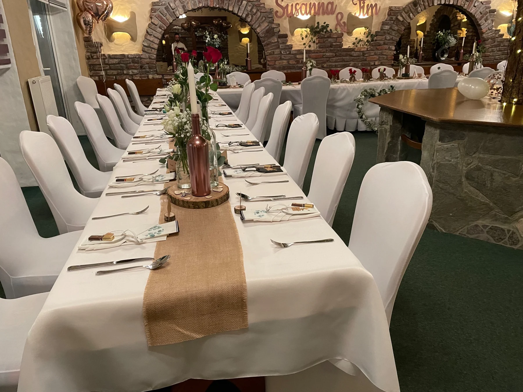 Festlich gedeckte Tafel